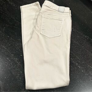 NWOT Level 99 High-Rise Skinny Lightly DistressedJean in Moonrise‎ Wash Sz 28